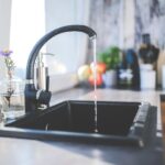 Chystáte se pořídit si nový dřez: Tyto materiály máte na výběr